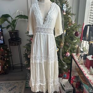 Selfie Leslie Cream Lace Maxi Dress